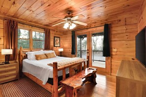 3 bedrooms, desk, iron/ironing board, free WiFi - Dog-friendly Retreat with Outdoor Sauna & Hot Tub. Golf and hiking trails nearby (Blue Ridge)