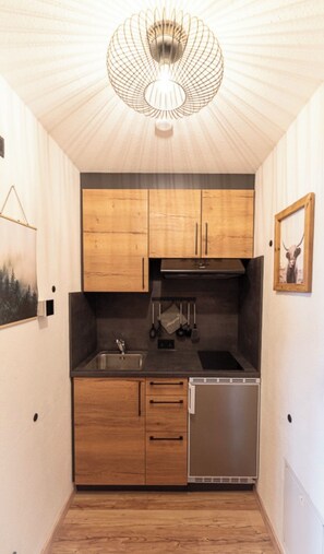 Fridge, stovetop, coffee/tea maker, electric kettle - Cozy vacation apartment in alpine chalet style with mountain views (Seeg)