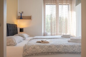 Iron/ironing board, WiFi, bed sheets - Comfy studio apartment for two (Pula)