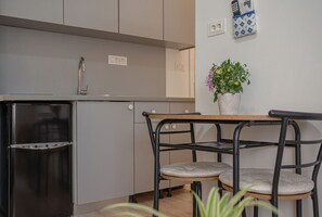 Dining - Comfy studio apartment for two (Pula)