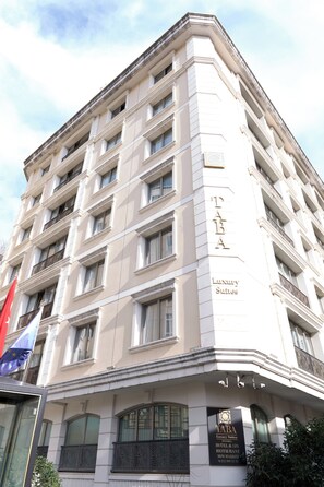 Front of property - Taba Luxury Suites and Hotel (İstanbul)