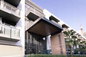 Exterior - Central Location with Easy Access to Al Khail Road, Near Bus Stops, Supermarkets, Dining Spots (Dubai)