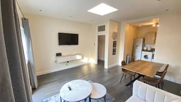 Apartment, 2 Bedrooms, Patio | Living room