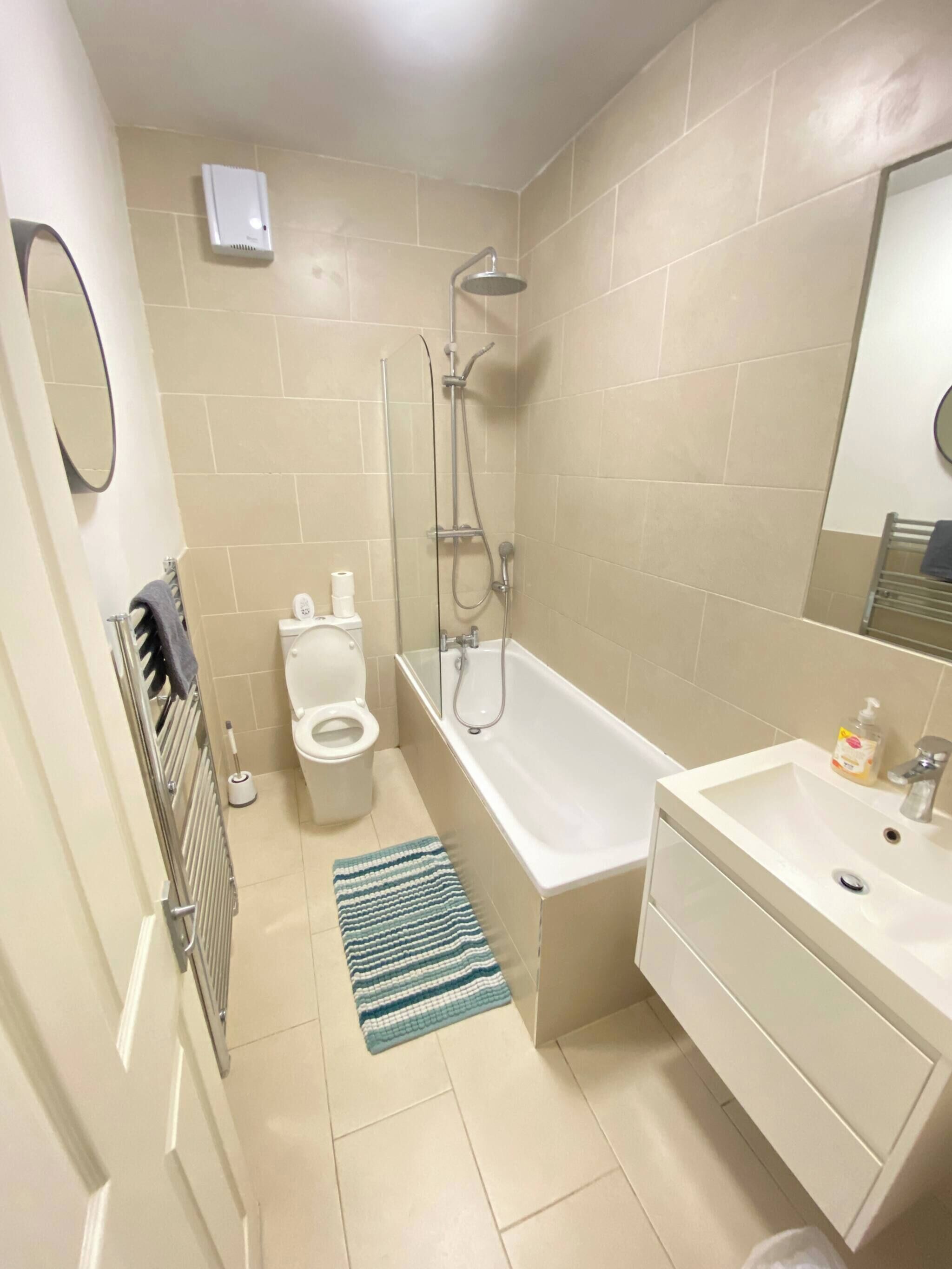 Apartment, 2 Bedrooms, Patio | Bathroom