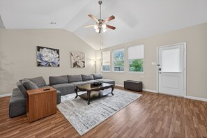 Televisio, pöytäjalkapallopöytä, pöytätennispöytä