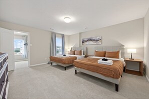 Een strijkplank/strijkijzer, gratis wifi, beddengoed