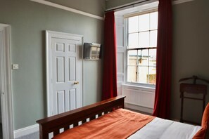 Dobbeltrom | Blendingsgardiner, lydisolert, strykejern/-brett og wi-fi (inkludert)