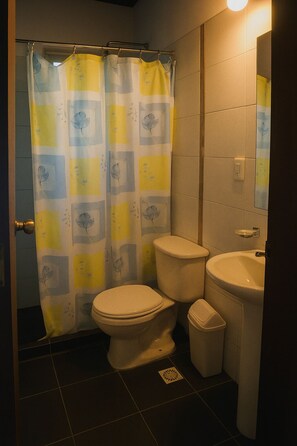 Shower, hair dryer, soap, toilet paper - Posada La Pedrera (La Pedrera)