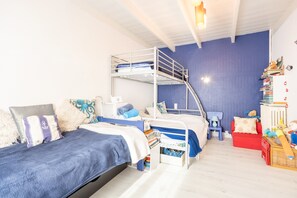 4 sovrum, strykjärn/strykbräda, wi-fi och sängkläder