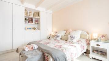 Bügeleisen/Bügelbrett, WLAN, Bettwäsche