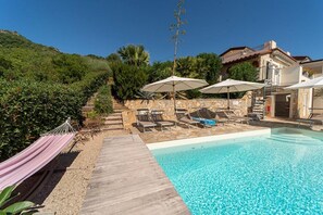 Luokittelematon kuva, 2 kautta 32, painike