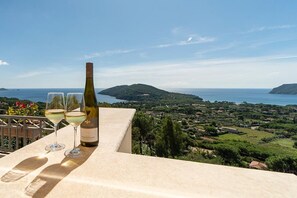 Luokittelematon kuva, 5 kautta 32, painike