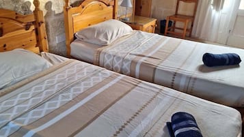 Camera con 2 letti singoli | Wi-Fi gratuito