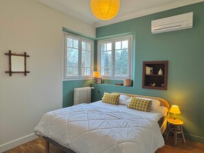 Silitysrauta/-lauta, vauvan matkasänky, ilmainen Wi-Fi, vuodevaatteet