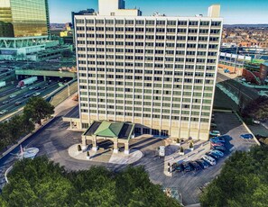 Exterior - Landing in Downtown Hartford Near Dunkin' Park (Hartford)