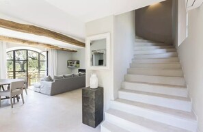 Living area - La Villa Bergerie - in the heart of a peaceful estate (Gassin)