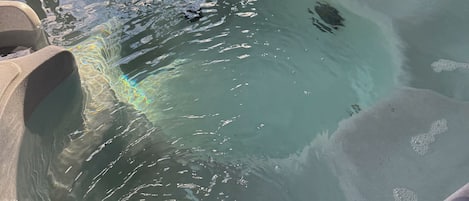 Tina de hidromasaje al aire libre