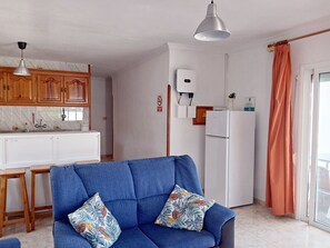 TV - Een knus vakantiehuis met jacuzzi en prachtig uitzicht op de Atlantische oceaan. (El Paso)