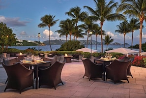 تناول الطعام بالخارج