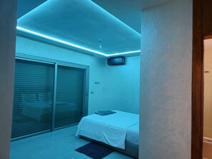 Bügeleisen/Bügelbrett, WLAN, Bettwäsche