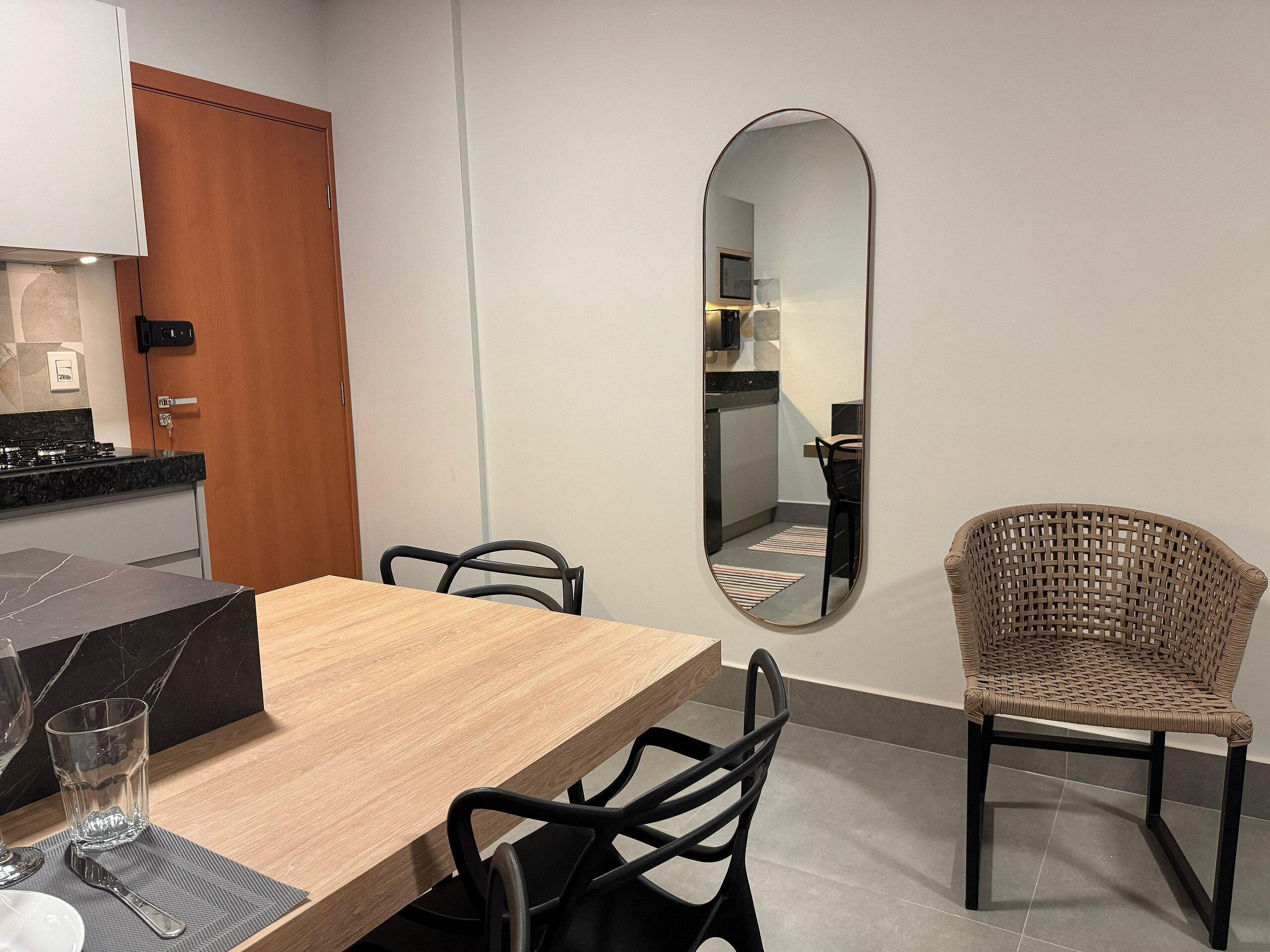 Basic Apartment | Dining