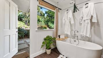Een douche, een haardroger, handdoeken
