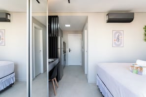 Apartment | Blackout drapes, iron/ironing board, free WiFi