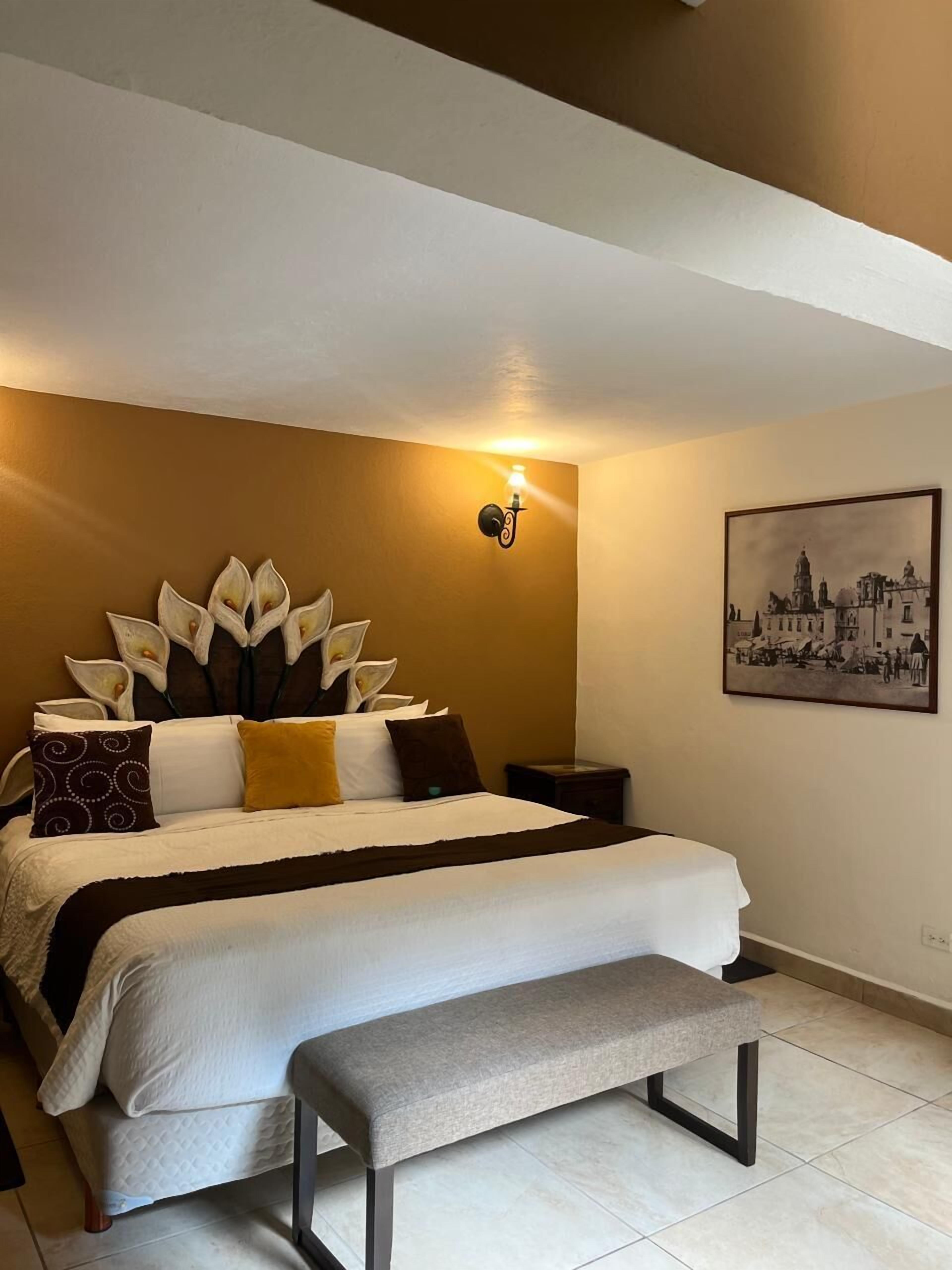 Junior Room | In-room safe, iron/ironing board, free WiFi