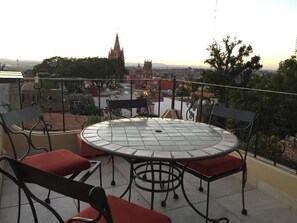Outdoor dining - Casa del Tio Hotel Boutique (San Miguel de Allende)