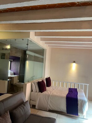 Family Room | In-room safe, iron/ironing board, free WiFi - Casa del Tio Hotel Boutique (San Miguel de Allende)