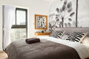 Iron/ironing board, WiFi, bed sheets - Marvelous 2BR NOGA (Tel Aviv-Yafo)