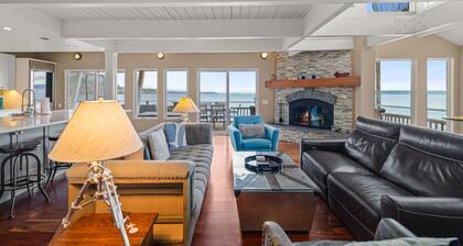 Bainbridge Beachfront: Seattle Skyline Views