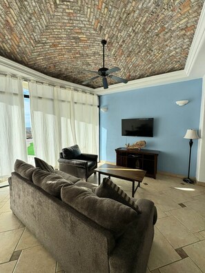 TV - Palacio Del Mar 102 - Rocky Point Oceanfront Vacation Rental (Puerto Peñasco)