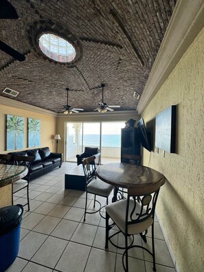 Interior - Palacio Del Mar 307 - Rocky Point Oceanfront Vacation Rental (Puerto Peñasco)