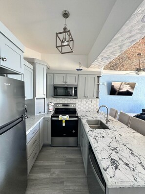 Fridge, microwave, oven, stovetop - Palacio Del Mar 603 - Rocky Point Oceanfront Vacation Rental (Puerto Peñasco)