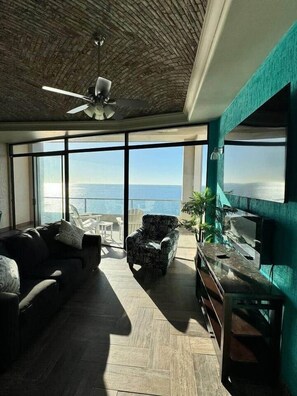 TV, fireplace - Palacio Del Mar 605- Rocky Point Oceanfront Vacation Rental (Puerto Peñasco)