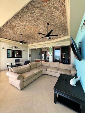 TV - Palacio Del Mar 601- Rocky Point Oceanfront Vacation Rental (Puerto Peñasco)