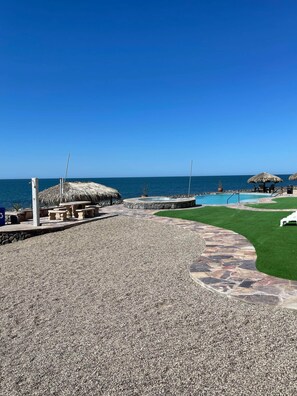 Property grounds - Palacio Del Mar 203 - Rocky Point Oceanfront Vacation Rental (Puerto Peñasco)
