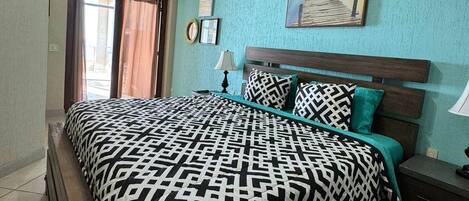 4 habitaciones, tabla de planchar con plancha, wifi y ropa de cama