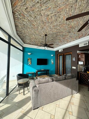 TV - Palacio Del Mar 202 - Rocky Point Oceanfront Vacation Rental (Puerto Peñasco)