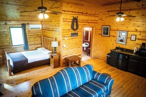 Basic Studio, Patio, Mountain View - Horseshoe Canyon Ranch (Jasper)