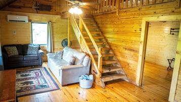 Superior Cabin, Patio, Mountain View | Living area