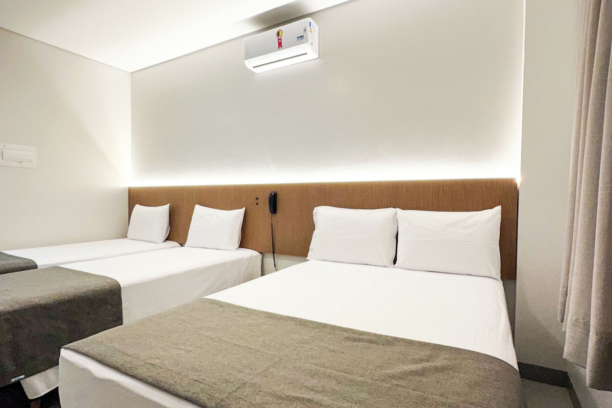 Desk, laptop workspace, free WiFi