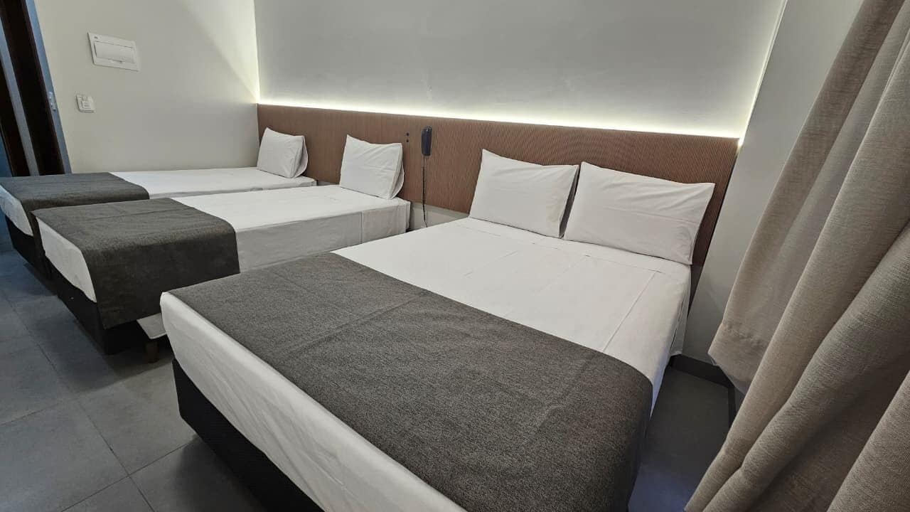 โต๊ะทำงาน, พื้นที่ทำงานแบบใช้แล็ปท็อป, Wi-Fi ฟรี