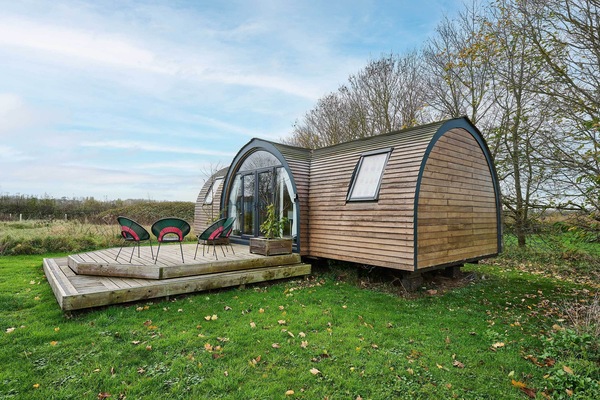 Secret Garden, Beccles - Host & Stay