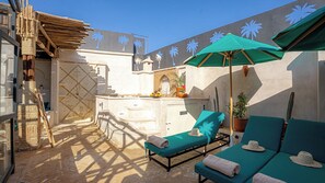 Property grounds - Comfort and privacy for groups of friends and families in the heart of the medina. (Marrakech)