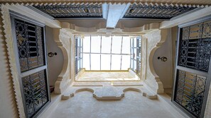 Interior - Comfort and privacy for groups of friends and families in the heart of the medina. (Marrakech)