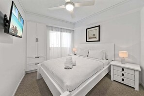 2 bedrooms, iron/ironing board, WiFi, bed sheets - Poolside Bliss (Sunshine Coast)