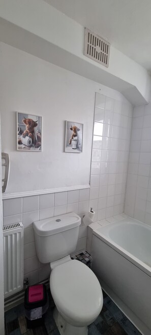 Hair dryer, towels, soap, toilet paper - Lovely apartment in Bermondsey (London)