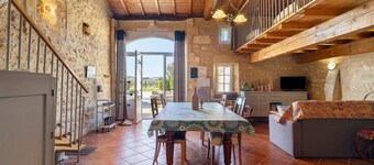 Gite La Roseraie: Private Terrace, Wi-Fi, and Air Conditioning in Saint-Émilion